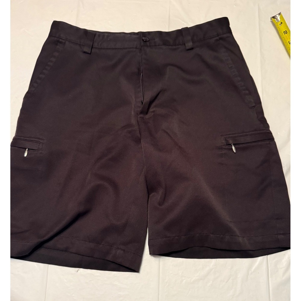 IZOD Golf Mens Performance Shorts Black Flat Front Cargo Zip Pockets Size 30